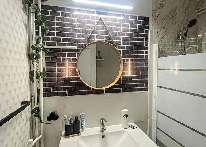 Beautiful 2-bedroom With Balcony And Free Parking Apartment Essey-les-Nancy